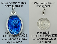 Médaille de la Vierge, argentée ovale 25 mm, émail bleu, à l'eau de lourdes