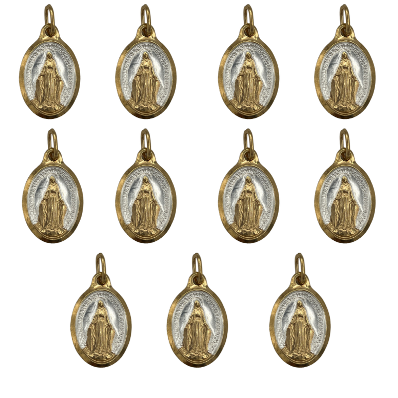 Lot de Médailles de la Vierge miraculeuse Ovale Dorée or fin 24 carats, fond blanc